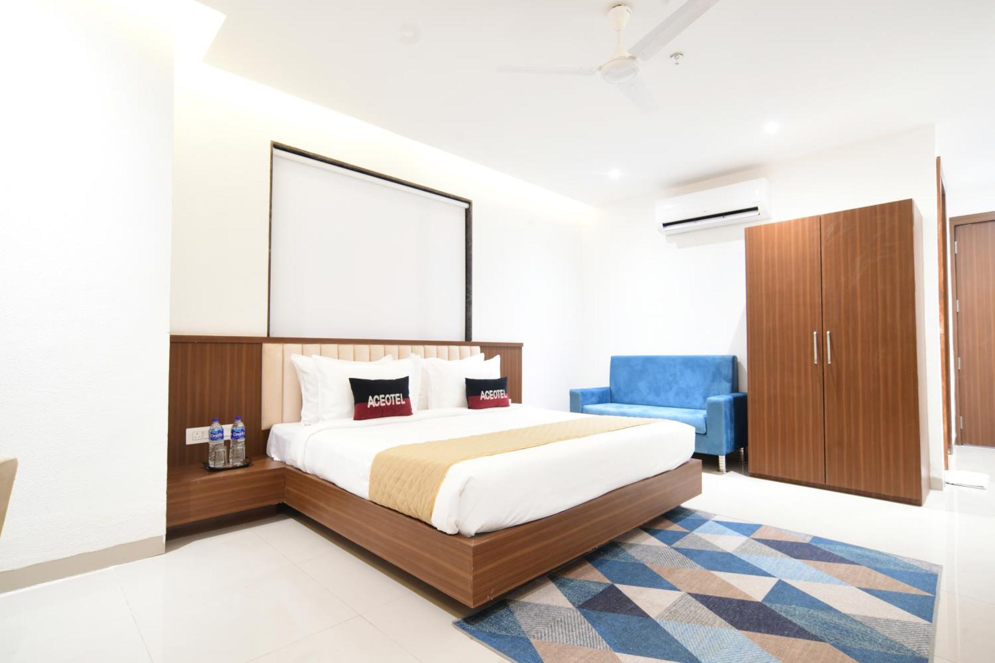 Aceotel Premier, Vijay Nagar Hotel 4*