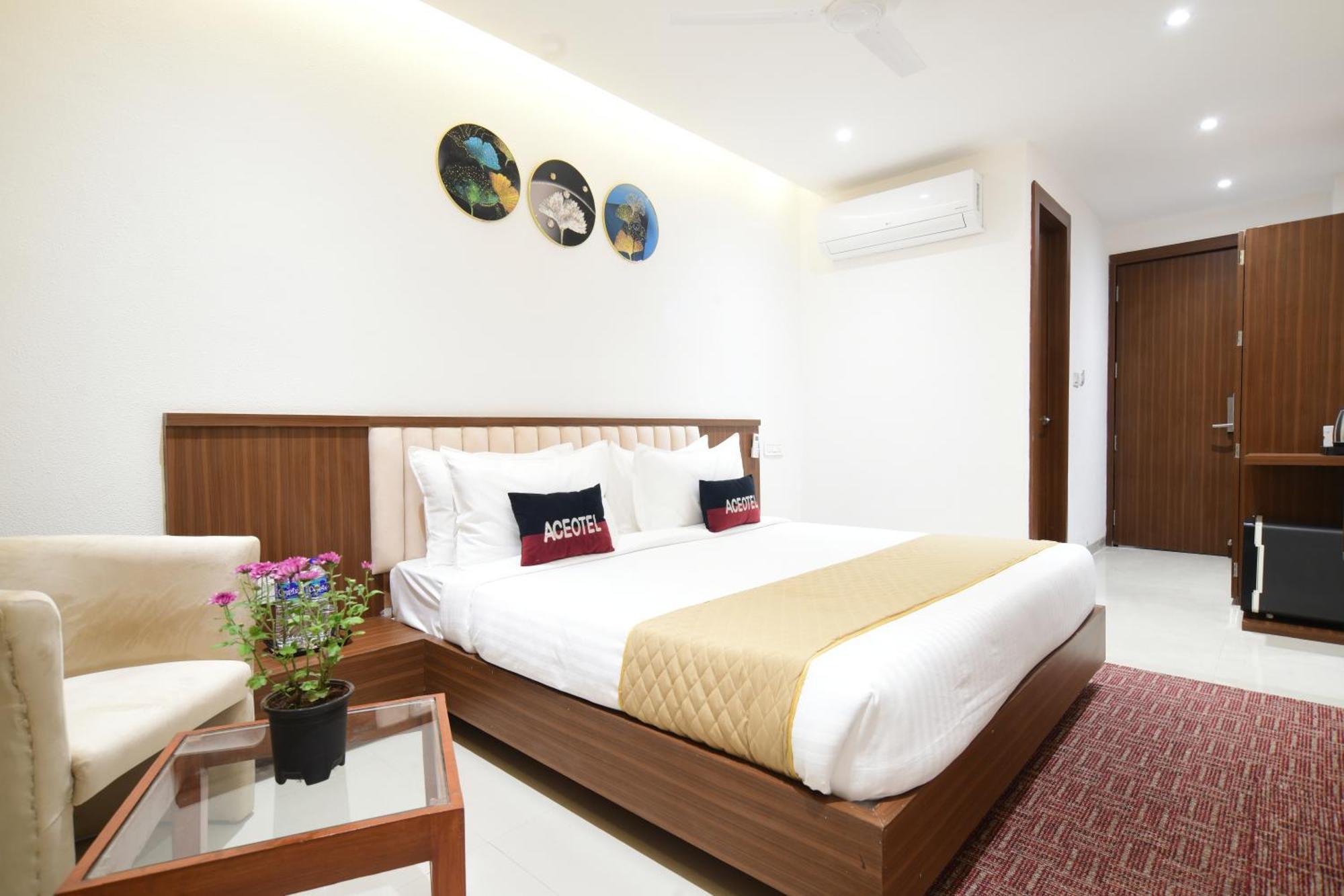 Aceotel Premier, Vijay Nagar Hotel
