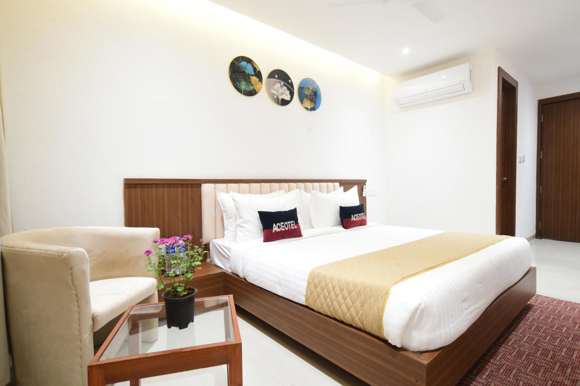 Hotel Aceotel Premier, Vijay Nagar